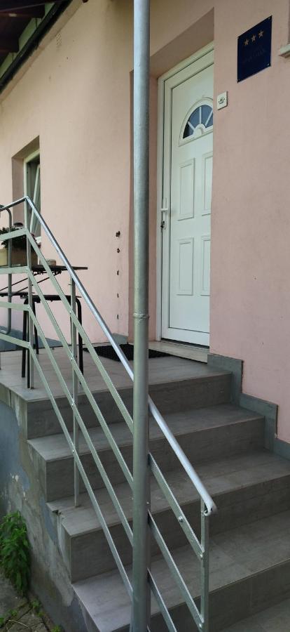 Appartamento Studio Apartman Dolenac Zagabria Esterno foto